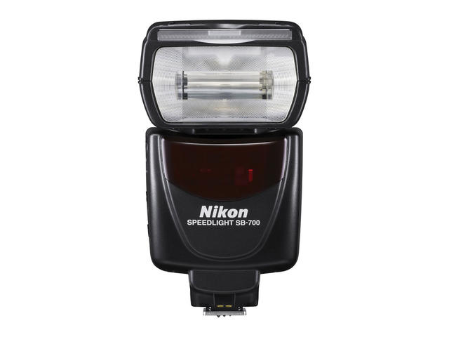 Светкавици Nikon SB-700