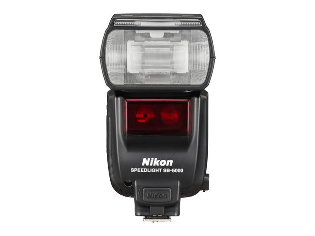 Светкавици Nikon SB-5000
