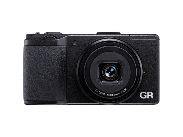 Компактни фотоапарати Ricoh GR II