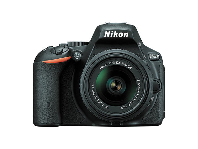 DSLR Nikon D5500 с обектив 18-55mm VR II