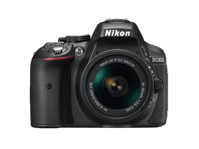 DSLR Nikon D5300 с AF-P DX Nikkor 18-55mm f/3.5-5.6G