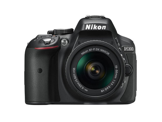 DSLR Nikon D5300 с обектив AF-P 18-55mm f/3.5-5.6G VR