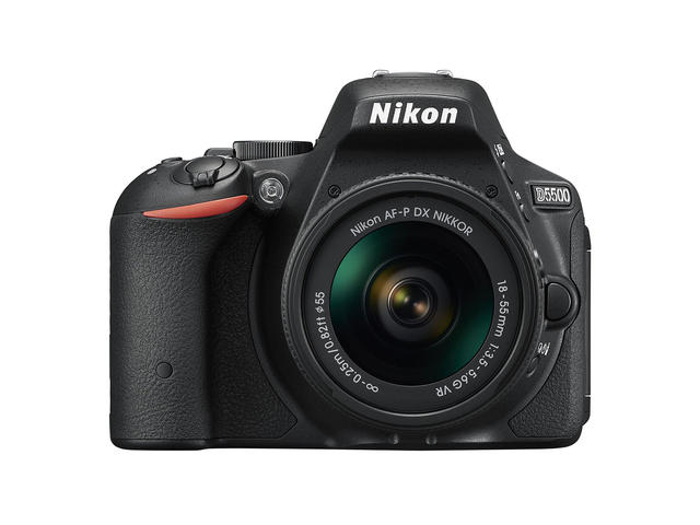 DSLR Nikon D5500 с обектив AF-P 18-55mm f/3.5-5.6G VR