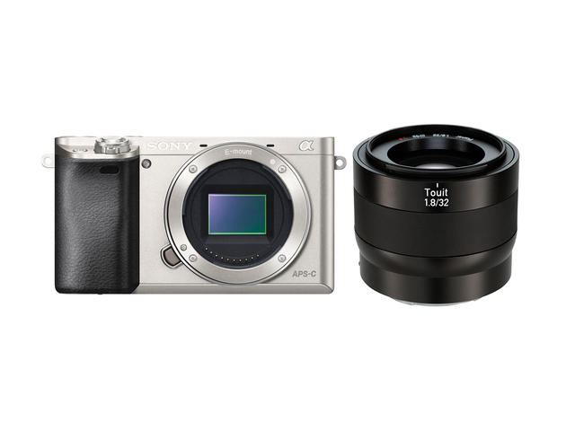 Mirrorless Sony Alpha 6000 с обектив Zeiss Touit 32mm f/1.8