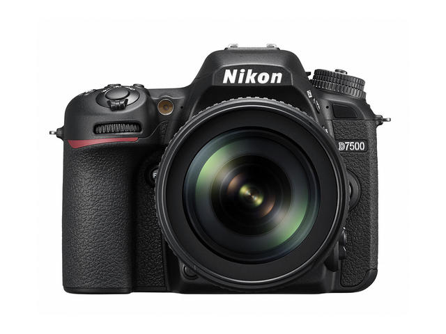 DSLR Nikon D7500 с обектив 18-105mm f/3.5-5.6G ED VR