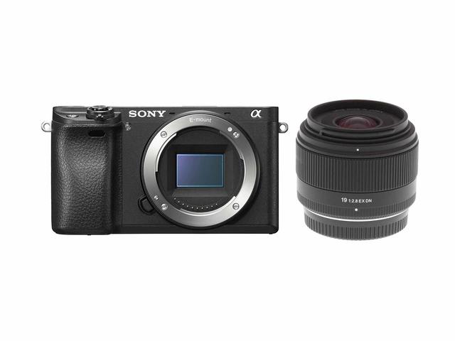 Mirrorless Sony Alpha 6300 със Sigma 19mm f/2.8 EX DN