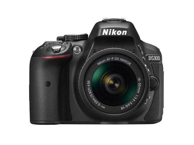 DSLR Nikon D5300 с обектив AF-P 18-55mm f/3.5-5.6G VR