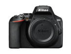 DSLR Nikon D3500 с обектив Nikon 18-140mm VR