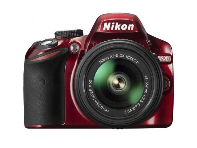 DSLR Nikon D3200 с 18-55mm VR II и 55-300mm VR