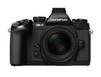 Mirrorless Olympus OM-D E-M1 с обектив 12-50mm f/3.5-6.3 ED