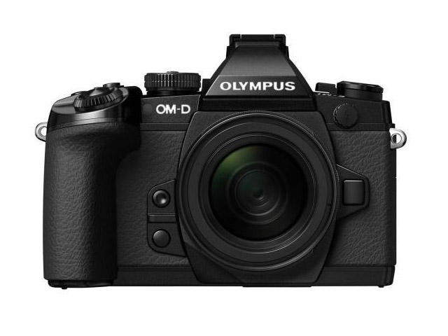 Mirrorless Olympus OM-D E-M1 с обектив 12-50mm f/3.5-6.3 ED