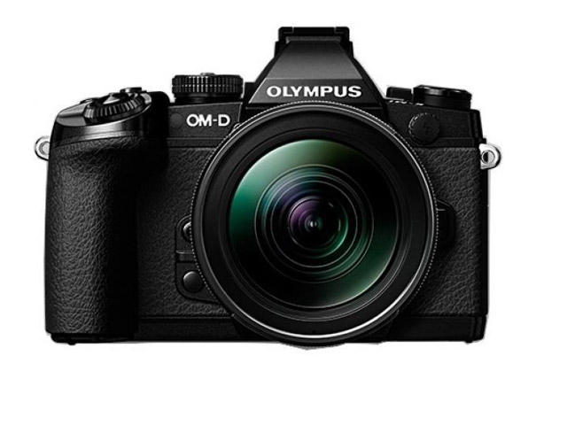 Mirrorless Olympus OM-D E-M1 с обектив 12-40mm f/2.8 PRO