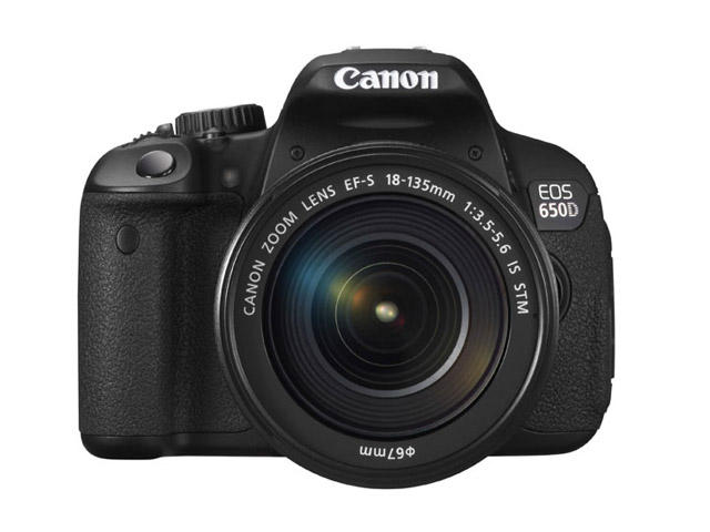 DSLR Canon EOS 650D с обектив 18-135mm IS STM