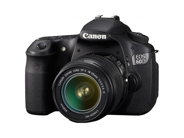 DSLR Canon EOS 60D с обектив 18-55mm IS