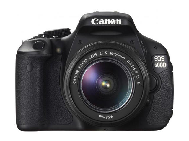 DSLR Canon EOS 600D с обектив 18-55mm IS II