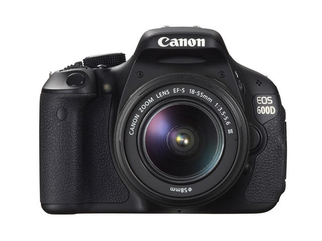 DSLR Canon EOS 600D с обектив 18-55mm DC III