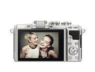 Mirrorless Olympus Pen E-PL7 с обектив 14‑42mm f/3.5‑5.6 II R