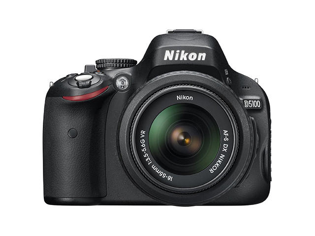 DSLR Nikon D5100 с обектив 18-55mm VR и 55-200mm VR