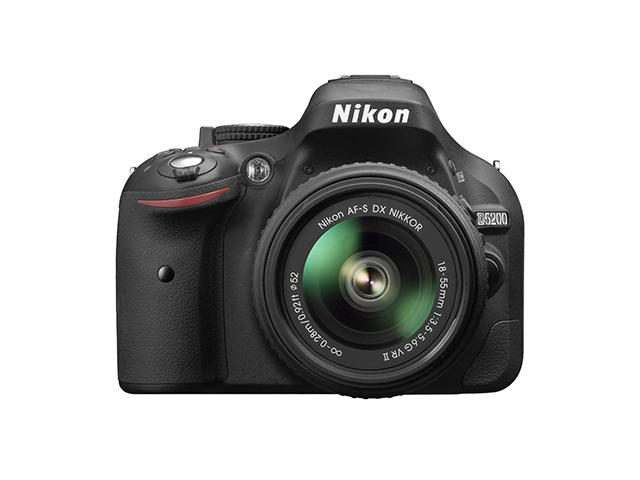 DSLR Nikon D5200 с обективи 18-55mm VR II и 55-200mm IF-ED VR