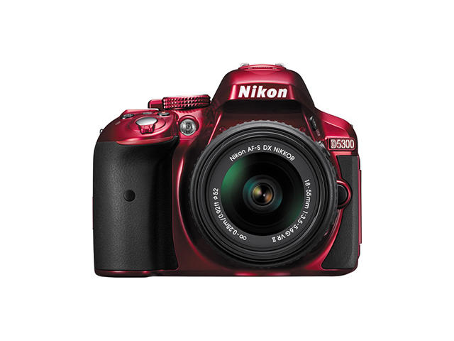 DSLR Nikon D5300 с обектив 18-55mm f/3.5-5.6G VR II