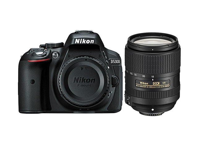 DSLR Nikon D5300 с обектив 18-300mm f/3.5-6.3G ED VR
