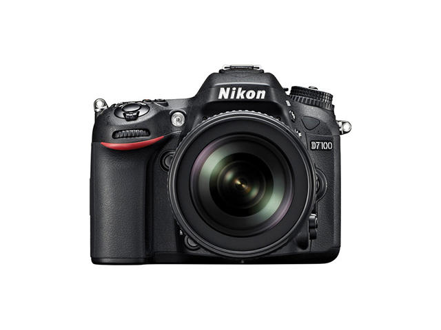 DSLR Nikon D7100 с обективи 18-105mm ED VR и 55-300mm ED VR