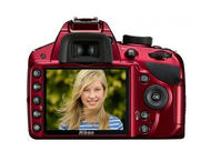 DSLR Nikon D3200 с обектив 18-55mm VR II