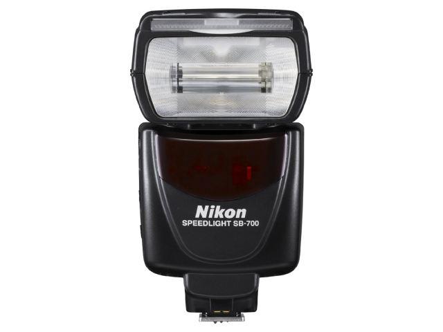 Светкавици Nikon SB-700