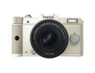 Mirrorless Pentax Q с обектив 5-15mm f/2.8-4.5