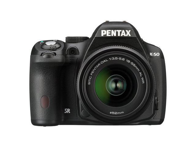 DSLR Pentax K-50 с обектив DAL 18-55mm f/3.5-5.6 WR