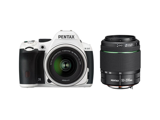 DSLR Pentax K-50 с обективи DAL 18-55mm WR и DA 50-200mm WR