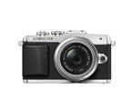 Mirrorless Olympus Pen E-PL7 с обективи 14‑42mm f/3.5‑5.6 II R и 45mm f/1.8