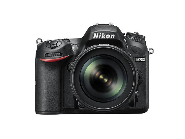 DSLR Nikon D7200 с обектив DX 18-105mm f/3.5-5.6G ED VR