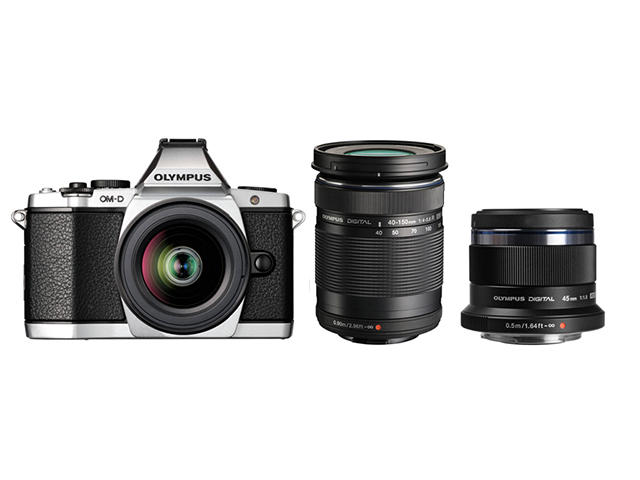 Mirrorless Olympus OM-D E-M5 Travel Kit