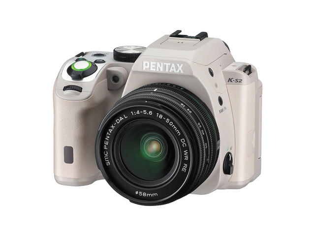 DSLR Pentax K-S2 с обектив DA L 18-50mm WR