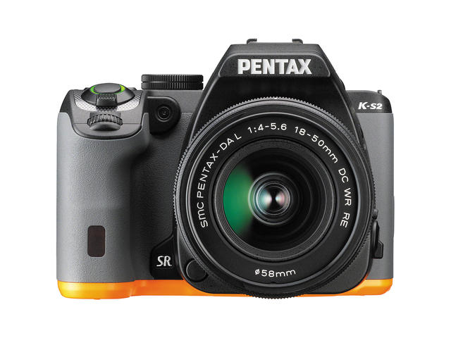 DSLR Pentax K-S2 с обектив DA L 18-50mm WR