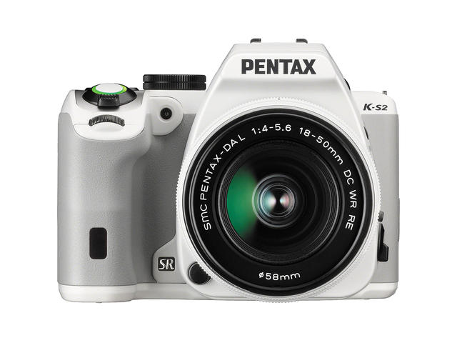 DSLR Pentax K-S2 с обектив DA L 18-50mm WR
