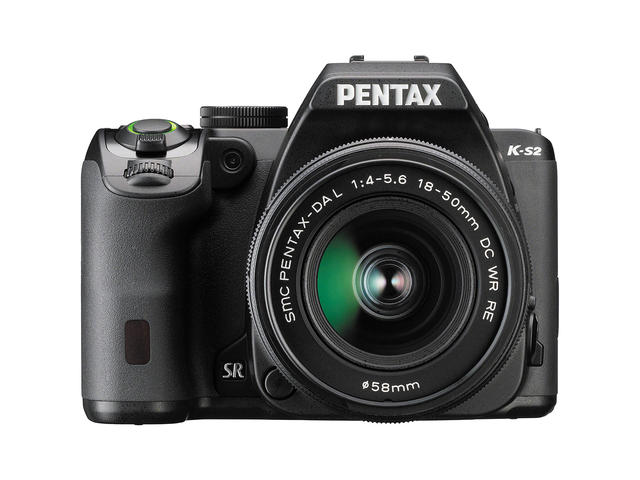 DSLR Pentax K-S2 с обектив DA L 18-50mm WR