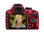 DSLR Nikon D3200 с обектив 18-55mm VR II