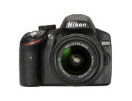 DSLR Nikon D3200 с обектив 18-55mm VR II