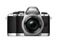 Mirrorless Olympus OM-D E-M10 с обективи ED 14‑42mm EZ и ED 40-150mm R