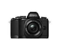 Mirrorless Olympus OM-D E-M10 с обективи ED 14‑42mm EZ и ED 40-150mm R
