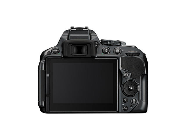 DSLR Nikon D5300 с обективи 18-105mm ED VR и 16-35mm f/4G ED VR