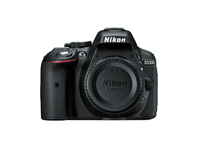 DSLR Nikon D5300 с обектив 24-120mm f/4G ED VR