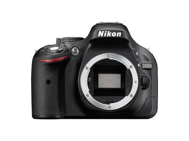 DSLR Nikon D5200 с обективи 18-200mm VR II и 16-35mm f/4G ED VR