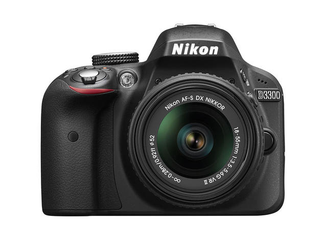 DSLR Nikon D3300 с 18-55mm VR II, 55-200mm VR и 18-300mm ED VR