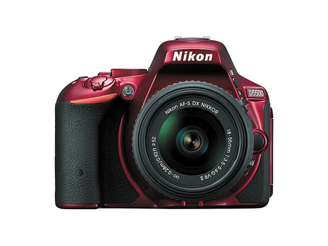 DSLR Nikon D5500 с обектив 18-55mm VR II