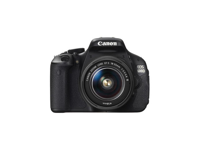 DSLR Canon EOS 600D с обектив 18-55mm DC III